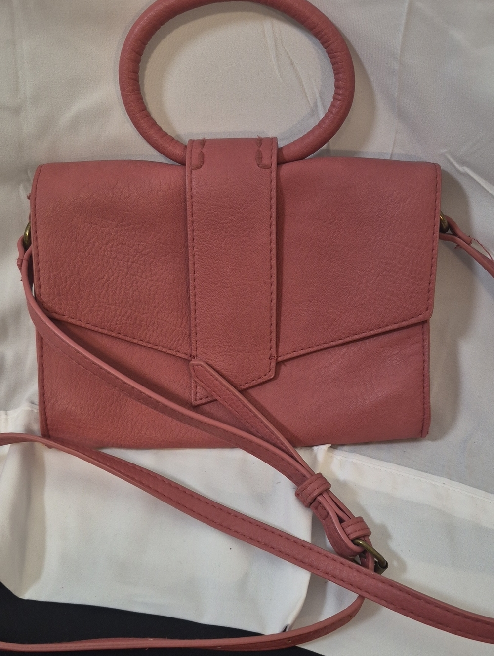 Women’s Pink Ring-Handle Crossbody Bag